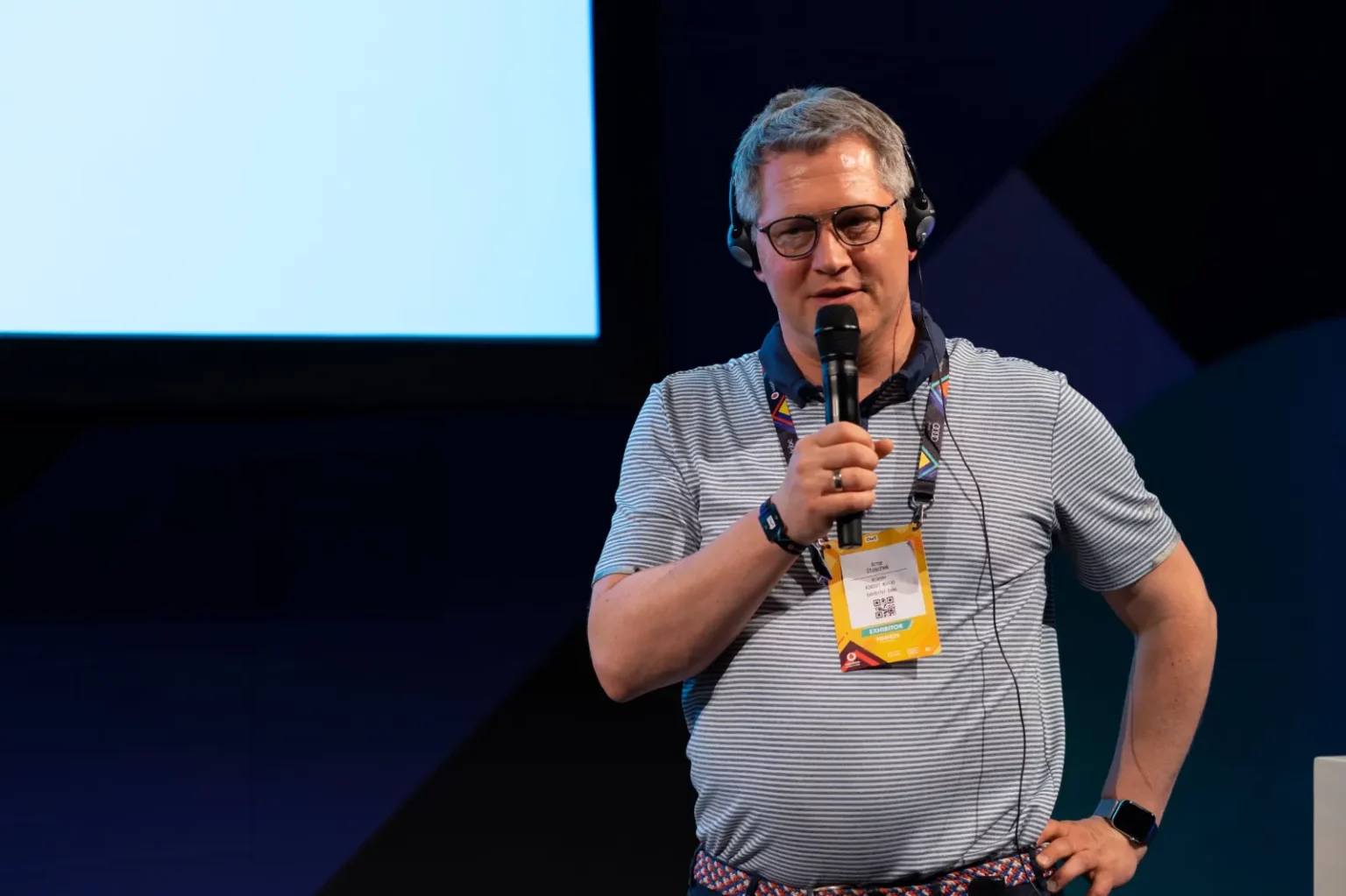 Arne Stoschek auf der Bühne beim OMR Festival