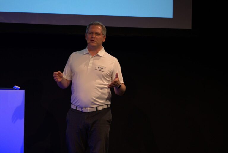 Arne Stoschek auf der DMEXCO-Bühne